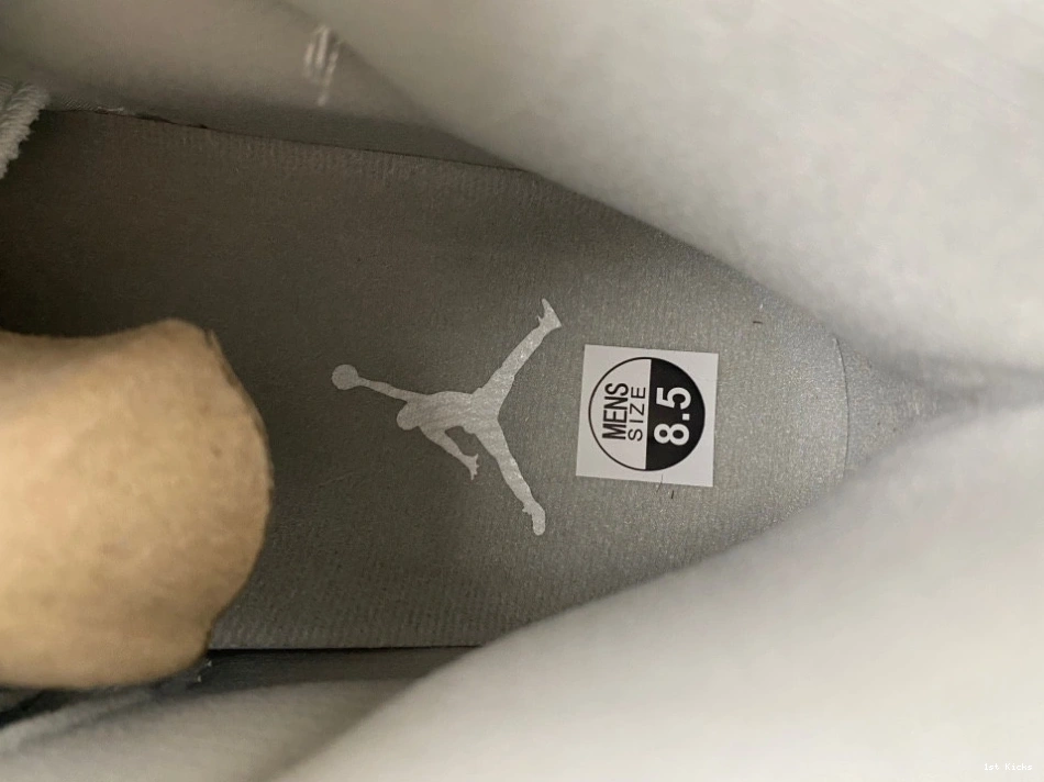 - Grand (Women's) 11 AR0715-110 Jordan Retro Finale 0318